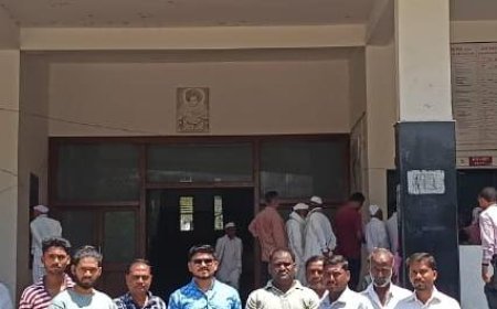 येवल्यात गॅस टंचाईविरोधात वंचितचा एल्गार; तहसील कार्यालयावर धडक मोर्चा