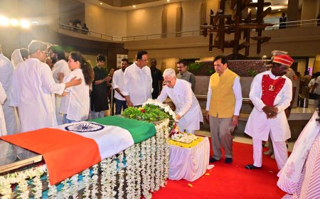 ज्येष्ठ गायिका आशा भोसले यांचे निधन; राज्यभरातून श्रद्धांजली, शासकीय इतमामात अंत्यसंस्कार