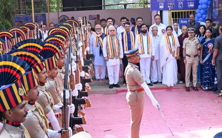 चैत्यभूमीवर डॉ. बाबासाहेब आंबेडकर जयंतीनिमित्त लाखोंची गर्दी; “जय भीम”च्या घोषणांनी परिसर दुमदुमला