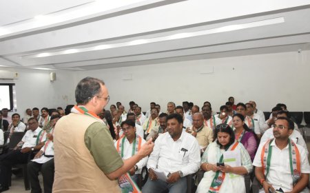 मुंबई काँग्रेसच्या कार्यकर्त्यांसाठी एसआयआर प्रशिक्षण शिबिर संपन्न; मतदार याद्यांवर बारकाईने लक्ष देण्याचे आवाहन