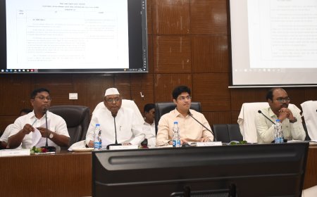 शासकीय योजनांचा लाभ शेवटच्या घटकापर्यंत पोहोचवा; ‘दिशा’ बैठकीत खासदार डॉ. नामदेव किरसान यांचे निर्देश