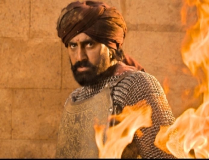 ‘राजा शिवाजी’मधून अभिषेक बच्चनचा मराठी डेब्यू; संभाजी महाराजांच्या भूमिकेत भव्य एंट्री