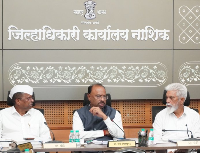 अधिकाऱ्यांनी गावागावांत जाऊन समस्या सोडवाव्यात – महसूल मंत्री चंद्रशेखर बावनकुळे