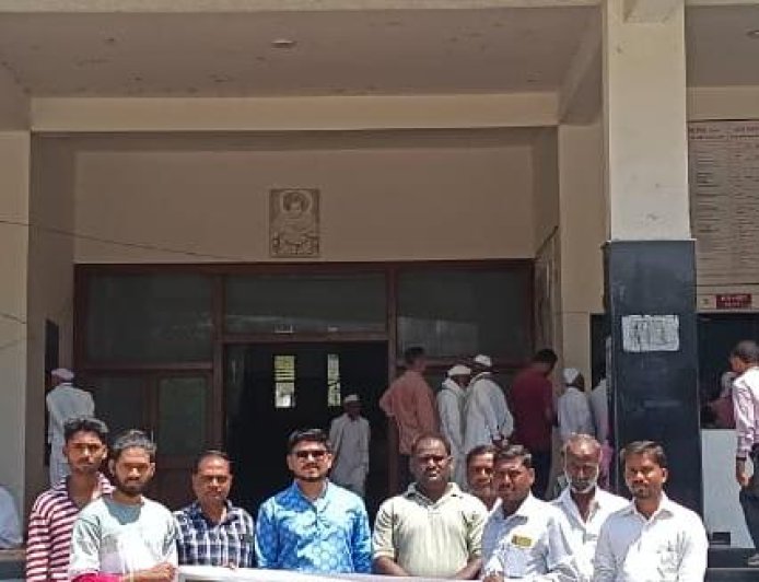 येवल्यात गॅस टंचाईविरोधात वंचितचा एल्गार; तहसील कार्यालयावर धडक मोर्चा