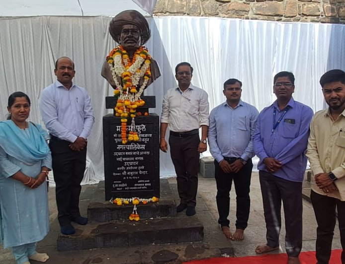 कोल्हापूरात महात्मा फुले जयंती उत्साहात; सामाजिक न्याय विभागाकडून अभिवादन, विद्यार्थ्यांची रॅली