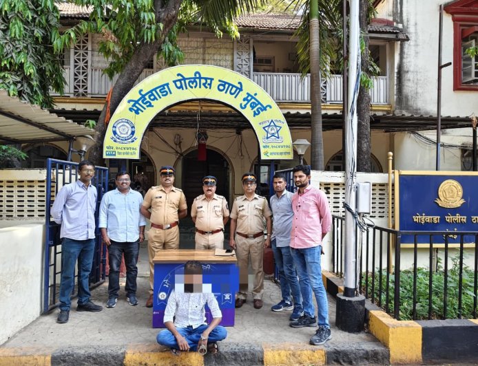 भायखळ्यात फसवणूक करून सोन्याची चैन लंपास करणारा सराईत गुन्हेगार अटकेत