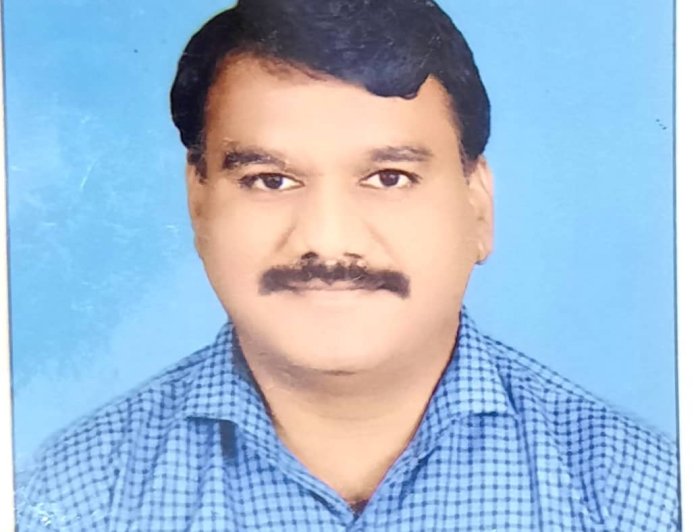 प्रा. धनंजय ठोके यांना सावित्रीबाई फुले पुणे विद्यापीठाची पीएचडी जाहीर