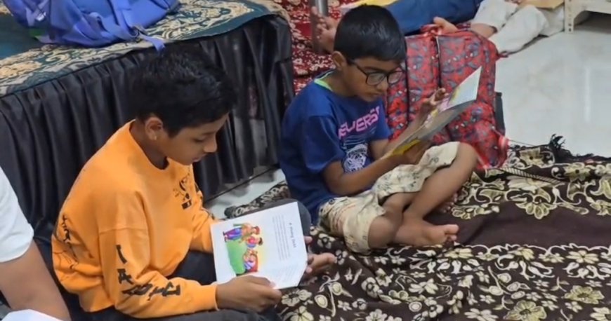 सलग १२ तास वाचनातून विद्यार्थ्यांचे डॉ. बाबासाहेब आंबेडकरांना अभिवादन