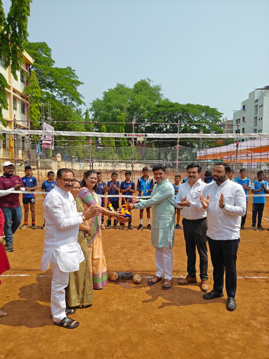 निगडीत आमदार चषक जिल्हास्तरीय व्हॉलीबॉल स्पर्धेला उत्साहात सुरुवात