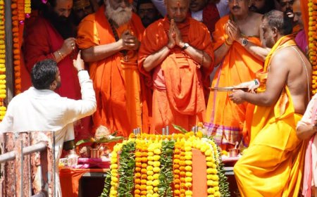 कुंभमेळा २०२७: कुशावर्त तीर्थ येथे ध्वजस्तंभाचा शिलान्यास; साधू-महंतांच्या उपस्थितीत धार्मिक विधी संपन्न