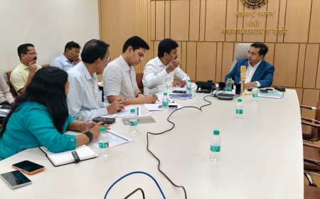 ५६ हजार कोटींच्या सागरी प्रकल्पांना गती द्या; सिंधुदुर्गातील वीज-पाणीपुरवठा तातडीने सुरळीत करा – मंत्री नितेश राणे