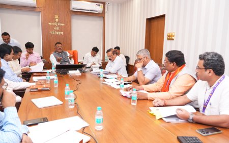 मनमानी भाडेवाढ करणाऱ्या खासगी बस वाहतूकदार आणि अवैध प्रवासी ॲप्सवर कारवाई करा – परिवहन मंत्री प्रताप सरनाईक