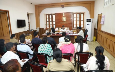 तृतीयपंथीयांच्या कल्याणासाठी जिल्हास्तरीय तक्रार निवारण समितीची बैठक; संरक्षण कक्ष आणि स्वयंरोजगार योजनांवर भर