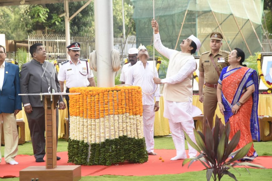 महाराष्ट्र राज्य स्थापना दिनानिमित्त विधान भवन येथे ध्वजवंदन सोहळा उत्साहात संपन्न