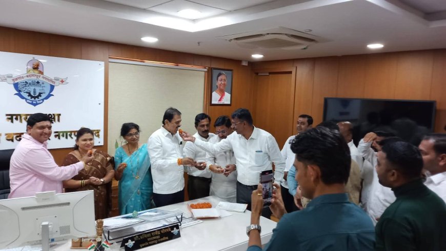 भाजपच्या विजयाचा जल्लोष; कुळगाव बदलापूरमध्ये पेढे वाटून साजरा आनंदोत्सव