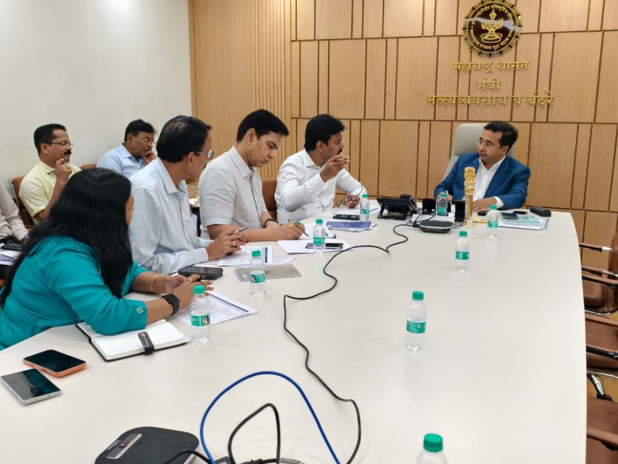 ५६ हजार कोटींच्या सागरी प्रकल्पांना गती द्या; सिंधुदुर्गातील वीज-पाणीपुरवठा तातडीने सुरळीत करा – मंत्री नितेश राणे