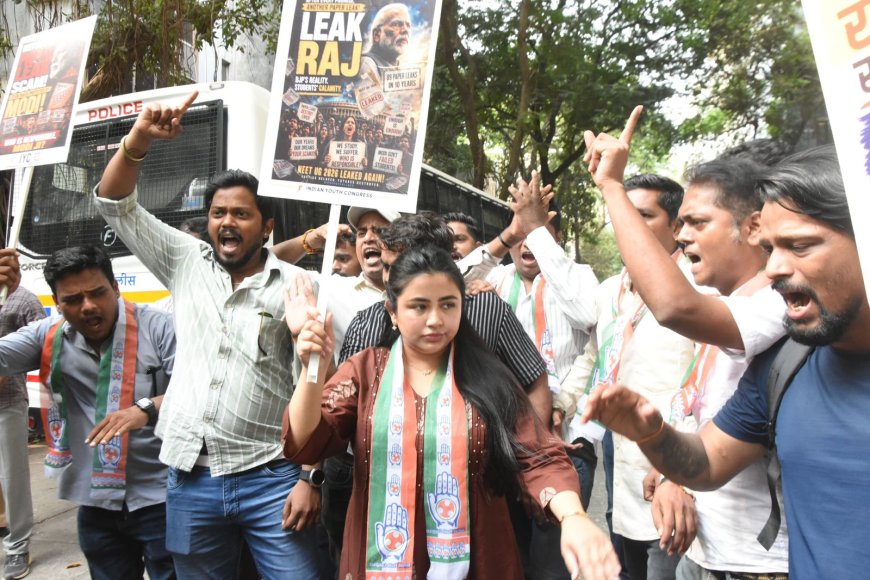 NEET’ पेपरफुटी प्रकरणी मुंबई युवक काँग्रेसचे भाजपा सरकारविरोधात तीव्र आंदोलन