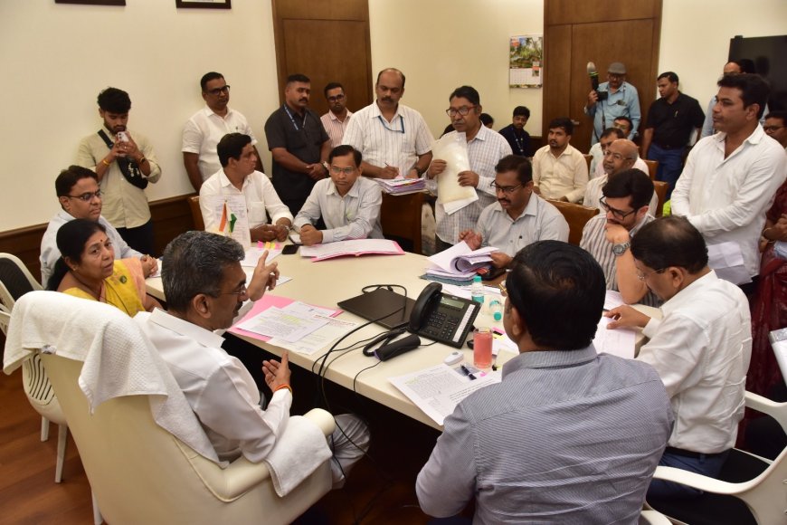 मुंबईतील म्हाडाच्या ३८८ इमारतींच्या पुनर्विकासाबाबत शासन सकारात्मक – मंत्री शंभूराज देसाई