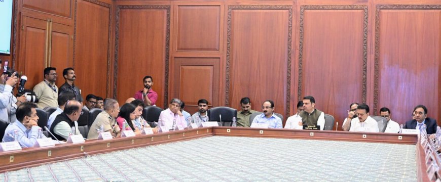 महाराष्ट्र डेटा सेंटर हब बनण्याच्या दिशेने; दावोस करारांतील प्रकल्पांना गती देण्याचे मुख्यमंत्र्यांचे निर्देश
