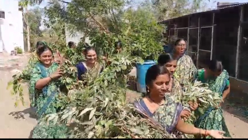 पोरज येथील महिला शेतकरी गटाचा अभिनव उपक्रम; एक हजार लिटर दशपर्णी अर्काची निर्मिती