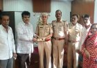 रिक्षाचालकाच्या प्रामाणिकपणामुळे आणि पोलिसांच्या तत्परतेमुळे व्यापाऱ्याला ६३४ ग्रॅम सोने व रोख रक्कम परत