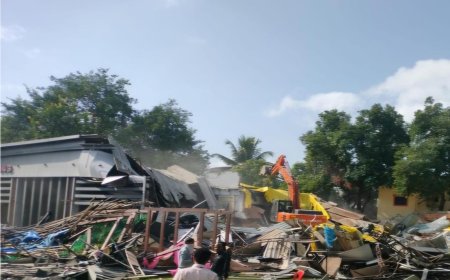 आकुर्डीतील हॉटेल मॅजेस्टिक परिसरातील 12 हजार चौरस फूट अनधिकृत बांधकामांवर महापालिकेची कारवाई