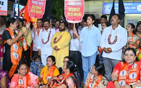 महागाईविरोधात भांडुपमध्ये शिवसेनेचे तीव्र आंदोलन; राजोल पाटील यांचा सरकारवर घणाघात