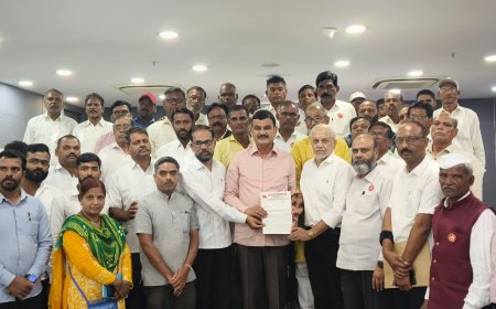 कर्जमाफीच्या जाचक अटी व देवस्थान जमीन प्रश्नावर किसान सभेचे कृषिमंत्री दत्तात्रय भरणे यांना निवेदन