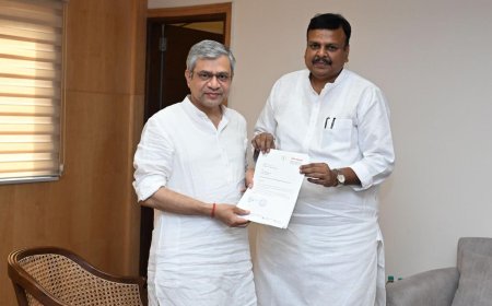 बोरीवली स्थानकाच्या पुनर्बांधणीसह एसी लोकल सेवांच्या विस्तारासाठी आमदार संजय उपाध्याय यांची रेल्वेमंत्र्यांकडे मागणी