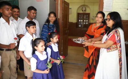 दिव्यांग शाळांमध्ये शैक्षणिक वर्षाचा पहिला दिवस उत्साहात; विद्यार्थ्यांना साहित्य व मिष्टान्नाचे वाटप
