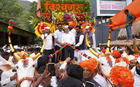 श्रीक्षेत्र त्र्यंबकेश्वरातून संतश्रेष्ठ निवृत्तीनाथ महाराजांची पालखी पंढरपूरकडे रवाना; ५६ दिंड्यांसह १५ हजारांहून अधिक वारकऱ्यांचा सहभाग