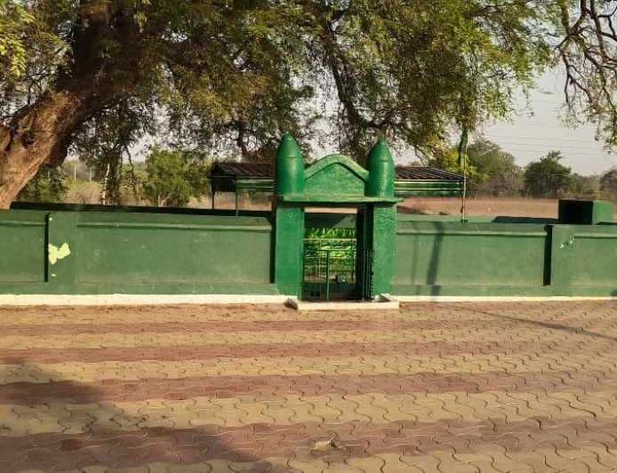 निंगनूर दर्गा संस्थानची १२ हेक्टर इनाम जमीन हडपण्याचा आरोप; सामाजिक कार्यकर्त्यांचा न्यायालयीन लढा सुरू