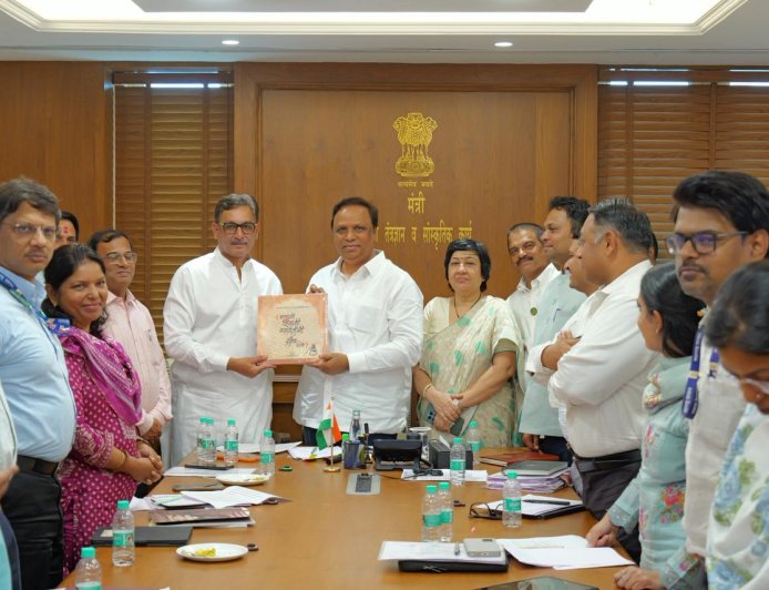 रायगड किल्ल्याच्या संवर्धनासाठी समन्वित कृती आराखडा तयार करा; कामांना गती देण्याचे मंत्री आशिष शेलार यांचे निर्देश