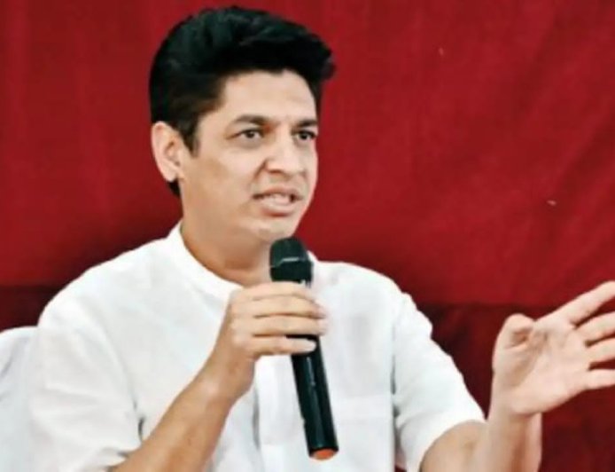 रेल्वेमंत्री अश्विनी वैष्णव यांना नफा-तोट्यापलीकडचे गणित समजत नाही'; नाशिक–पुणे रेल्वेमार्ग निर्णयावर सत्यजीत तांबे यांची घणाघाती टीका