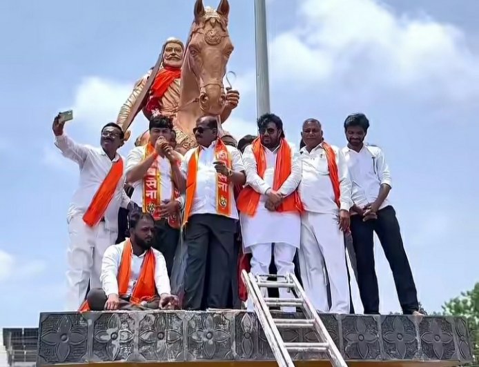 जनतेला दिलेला शब्द पूर्ण; आमदार सईद खान यांच्या पुढाकारातून पाथरीत छत्रपती शिवाजी महाराजांचा भव्य अश्वारूढ पुतळा साकार