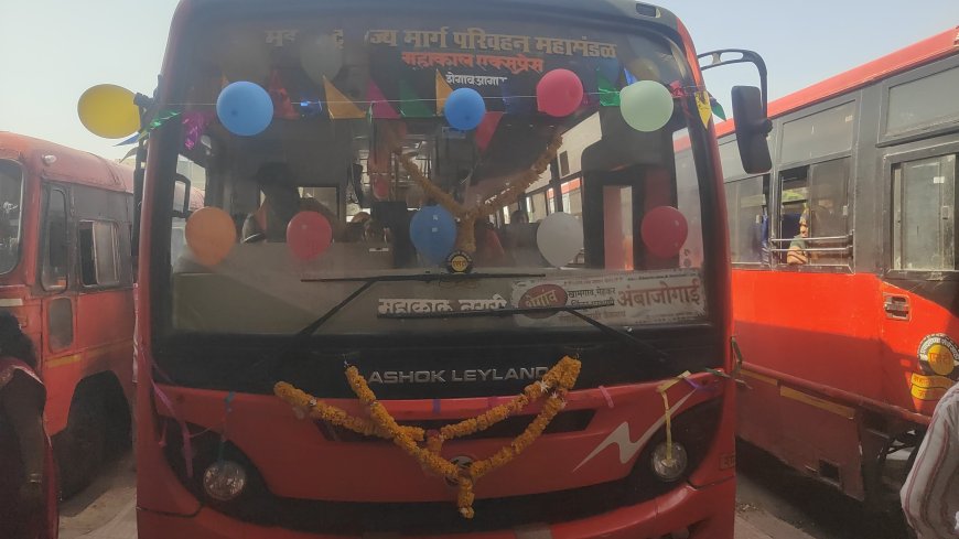 ‘लाल परी’ झाली ७८ वर्षांची; शेगाव बसस्थानकात उत्साहात साजरा झाला वाढदिवस