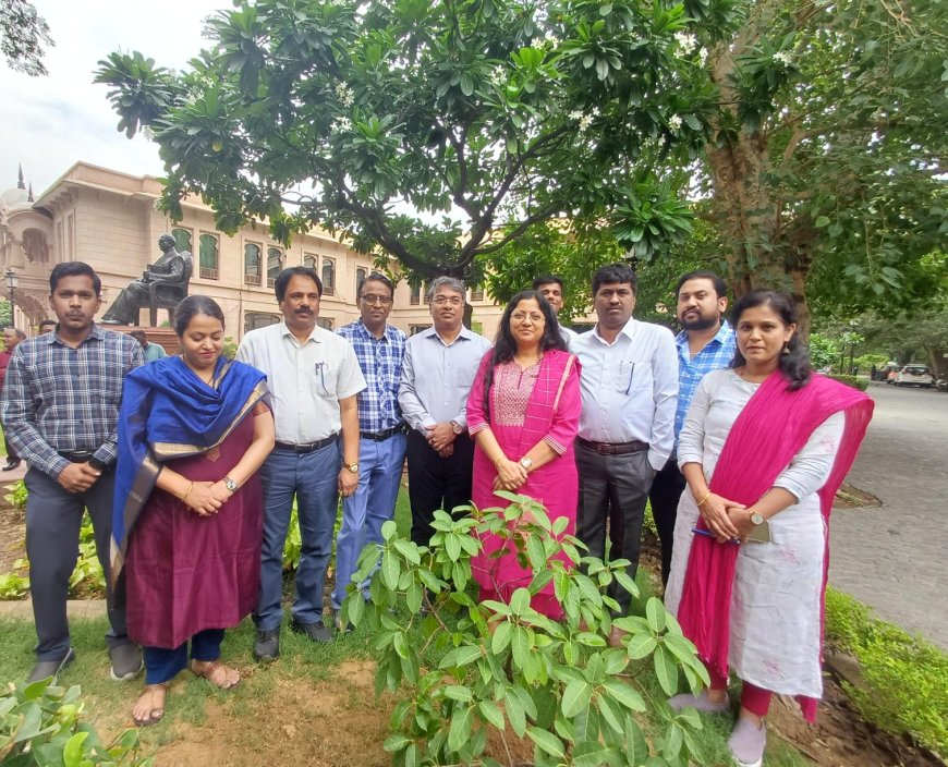 जागतिक पर्यावरण दिनानिमित्त महाराष्ट्र सदन येथे वृक्षारोपण; पर्यावरण संवर्धनाचा संदेश