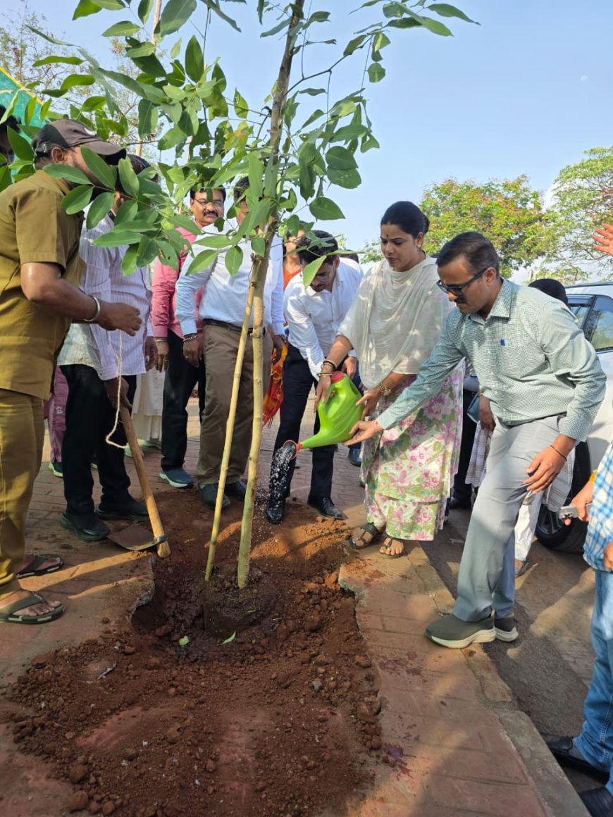 मुंबईतील प्रत्येक क्षेपणभूमी परिसरात वृक्ष लागवड; ‘रिरुट’ उपक्रमांतर्गत कांजूरमार्ग येथे १६ हजार वृक्ष लागवडीचा शुभारंभ