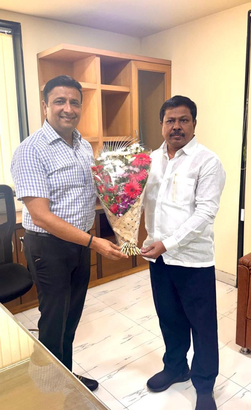 विधानसभा उपाध्यक्ष अण्णा बनसोडे यांची महापालिका आयुक्त डॉ. विजय सूर्यवंशी यांच्यासोबत बैठक; विकासकामांचा घेतला सविस्तर आढावा