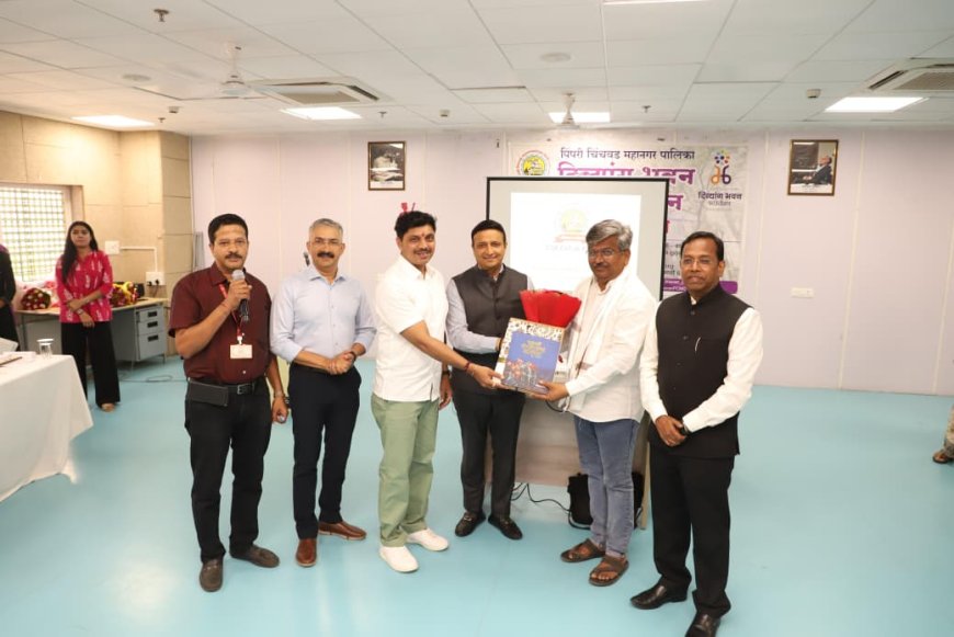 राष्ट्रीय पुरस्कार विजेते आदर्श शिक्षक दत्तात्रय वारे गुरूजी यांचा पिंपरी चिंचवड महापालिकेत महापौरांच्या हस्ते गौरव