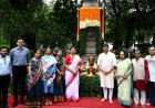 लोकमान्य बाळ गंगाधर टिळक यांच्या १७० व्या जयंतीनिमित्त मुंबईत अभिवादन; महापौर रितू तावडे यांनी अर्पण केला पुष्पहार