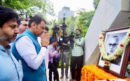 वसंतराव नाईक जयंतीनिमित्त विधानभवन आणि मंत्रालयात अभिवादन; मुख्यमंत्री फडणवीसांसह मान्यवरांची उपस्थिती