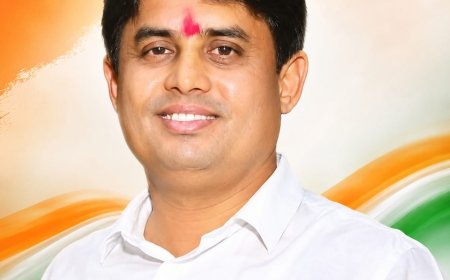 "दुसऱ्याची पोरं मांडीवर घेऊन पाळणा हलवणाऱ्यांनी फोडाफोडीवर भाष्य करणे म्हणजे चोराच्या उलट्या बोंबा!" – ॲड. अमोल मातेले यांचा भाजपवर घणाघात