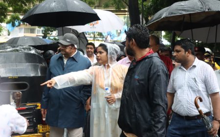 भर पावसात महापौर रितू तावडे यांची घाटकोपर पूर्वमध्ये पाहणी; पाणी निचरा, मॅनहोल सुरक्षा आणि पायाभूत सुविधांबाबत तातडीचे निर्देश