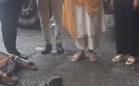 कॉटनग्रीन-रे रोड परिसरात महापौर रितू तावडे यांची भर पावसात पाहणी; पाणी निचरा व मॅनहोल सुरक्षिततेबाबत मुंबई पोर्ट ट्रस्टला तातडीचे निर्देश