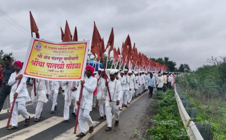शेगाव श्री गजानन महाराज पालखीचे भारती कॅम्प येथे भक्तिमय स्वागत; वारकऱ्यांसाठी जेवण व महाप्रसादाचे आयोजन