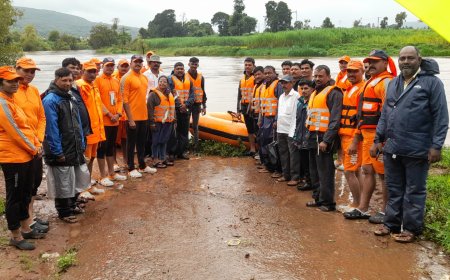 बाजार भोगाव येथे NDRF कडून समुदाय जनजागृती व बोट प्रशिक्षण; आपत्ती व्यवस्थापनासाठी ग्रामस्थांना प्रत्यक्ष प्रशिक्षण
