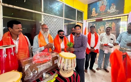 पालकमंत्री संजय राठोड यांच्या संकल्पनेतून पोफाळीत वारकरी बांधवांना भजनी साहित्याचे दिमाखदार वाटप