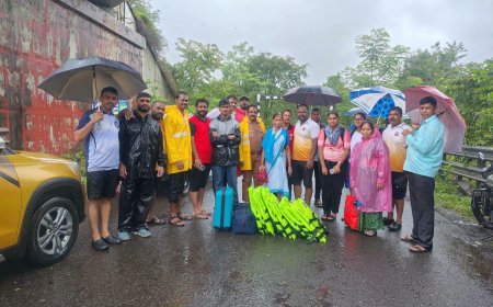 रसायनी पोलिसांची धाडसी कामगिरी; पुराच्या पाण्यात अडकलेल्या एसटी बसमधील ८ प्रवाशांची सुखरूप सुटका