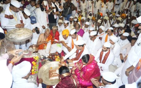 हरिनामाच्या गजरात संत तुकाराम महाराज पालखीचे पंढरपूरकडे मंगल प्रस्थान; देहूनगरीत भक्तिमय वातावरण